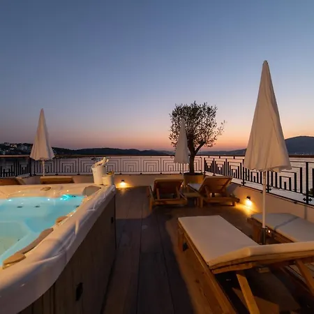 아파트 Vagabundo Beachfront Penthouse - Private Jacuzzi & Sunset Views 트로기르
