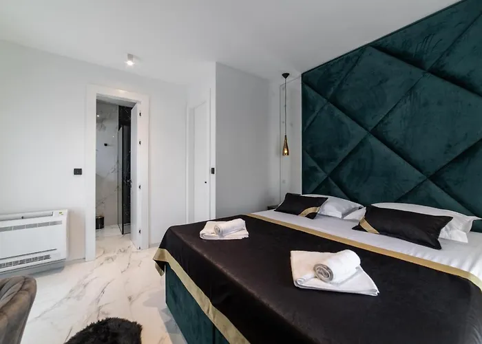 Apartment Vagabundo Beachfront Penthouse - Private Jacuzzi & Sunset Views Trogir