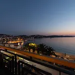 Vagabundo Beachfront Penthouse - Private Jacuzzi & Sunset Views Apartman *