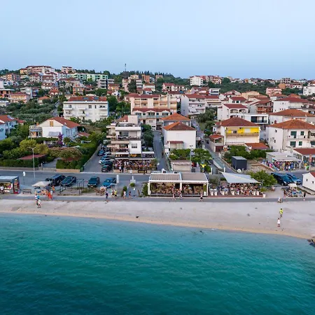 Vagabundo Beachfront Penthouse - Private Jacuzzi & Sunset Views Appartement *