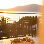 Apartment Vagabundo Beachfront Penthouse - Private Jacuzzi & Sunset Views Trogir
