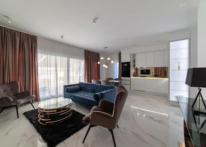 Vagabundo Beachfront Penthouse - Private Jacuzzi & Sunset Views *