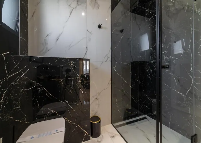 Vagabundo Beachfront Penthouse - Private Jacuzzi & Sunset Views